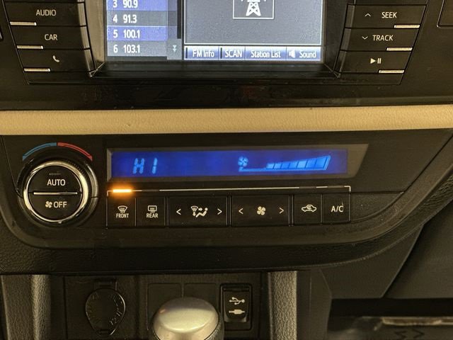 Used 2015 Toyota Corolla LE image 12