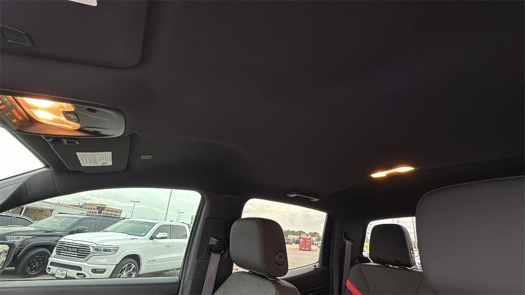 Used 2023 Chevrolet Colorado Z71 w/ Z71 Convenience Package 2 image 13