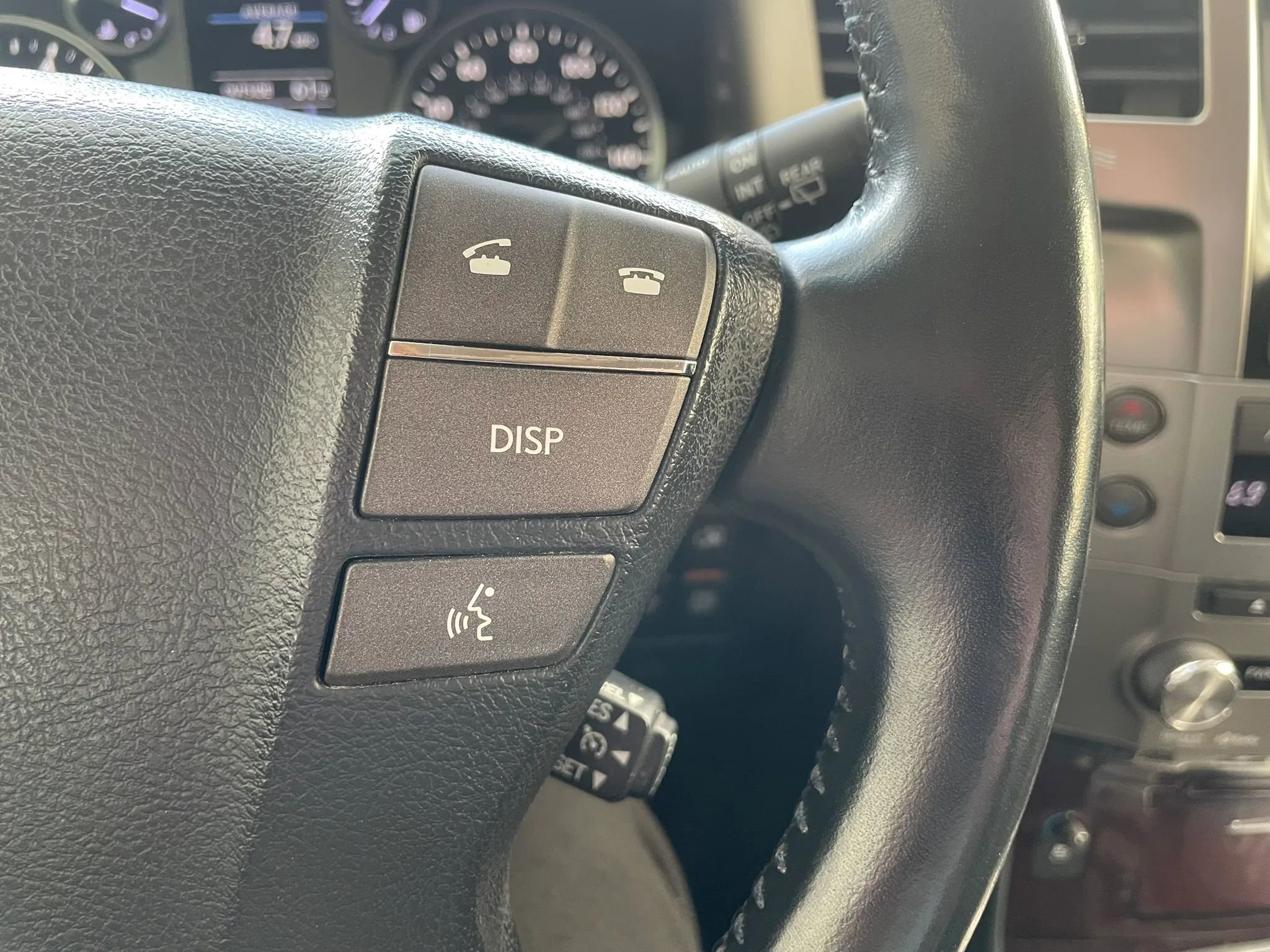 Used 2013 Lexus LX 570 4WD w/ Luxury Pkg image 12