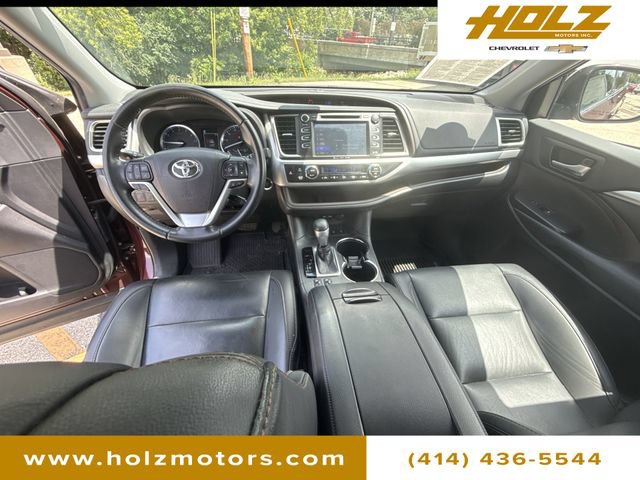 Used 2019 Toyota Highlander XLE AWD/4WD image 20