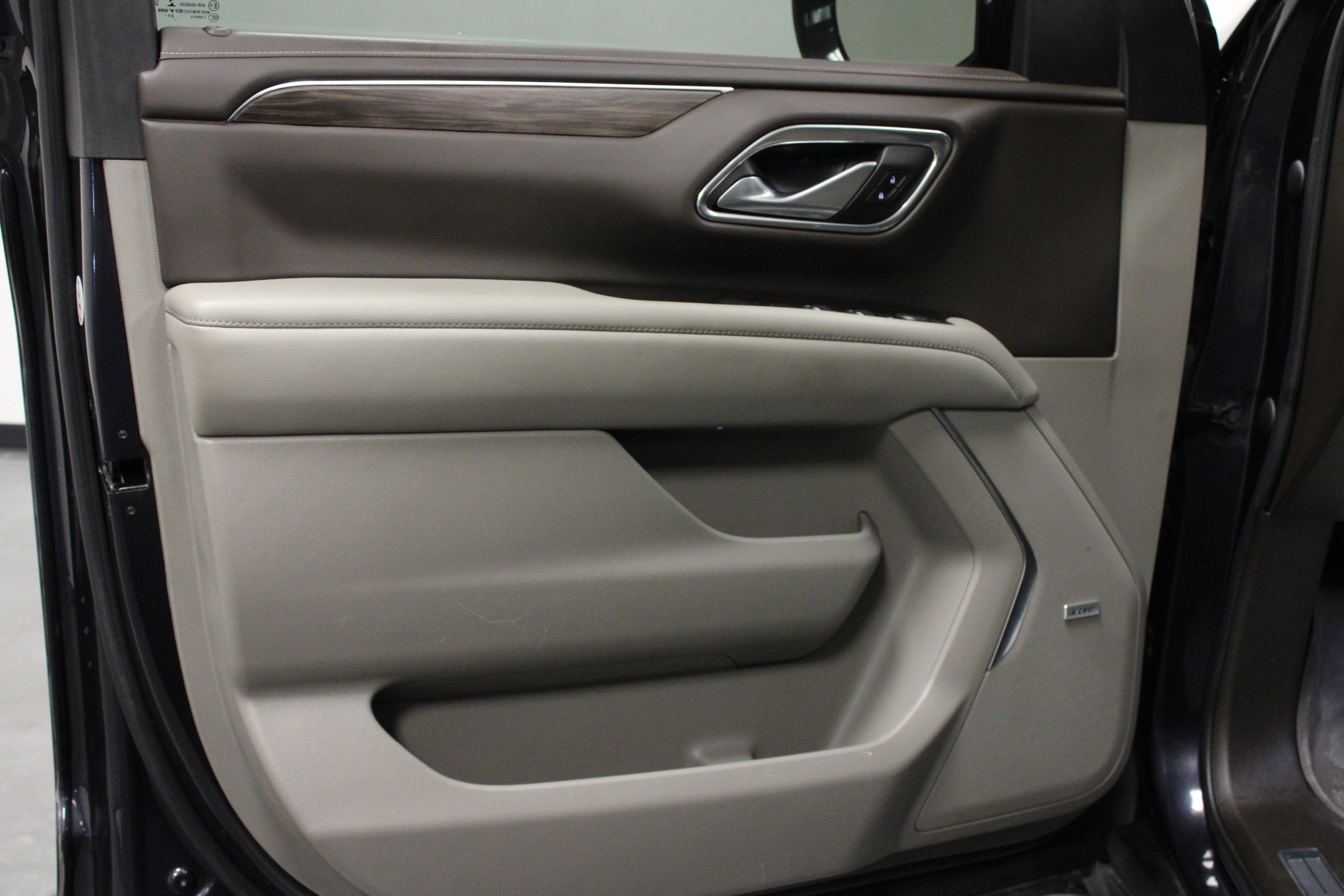 Used 2022 Chevrolet Tahoe Z71 AWD/4WD image 11