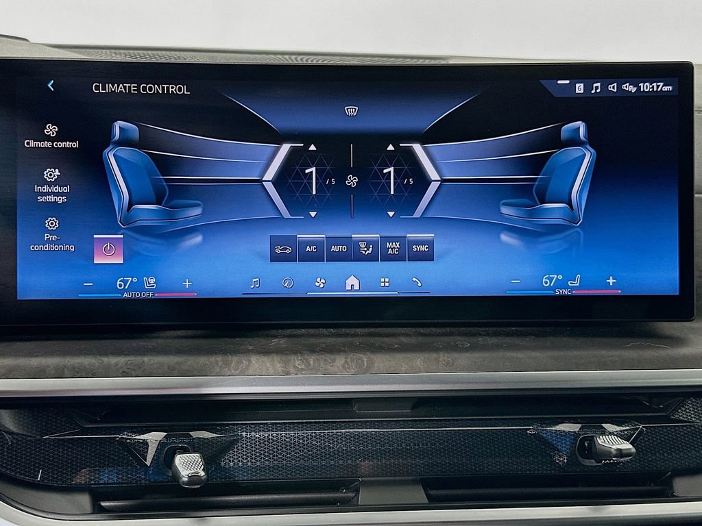 Used 2025 BMW X7 xDrive40i w/ Premium Package AWD/4WD image 16
