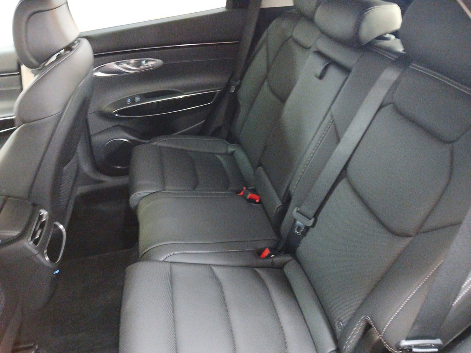 Used 2023 Genesis GV70 2.5T image 13