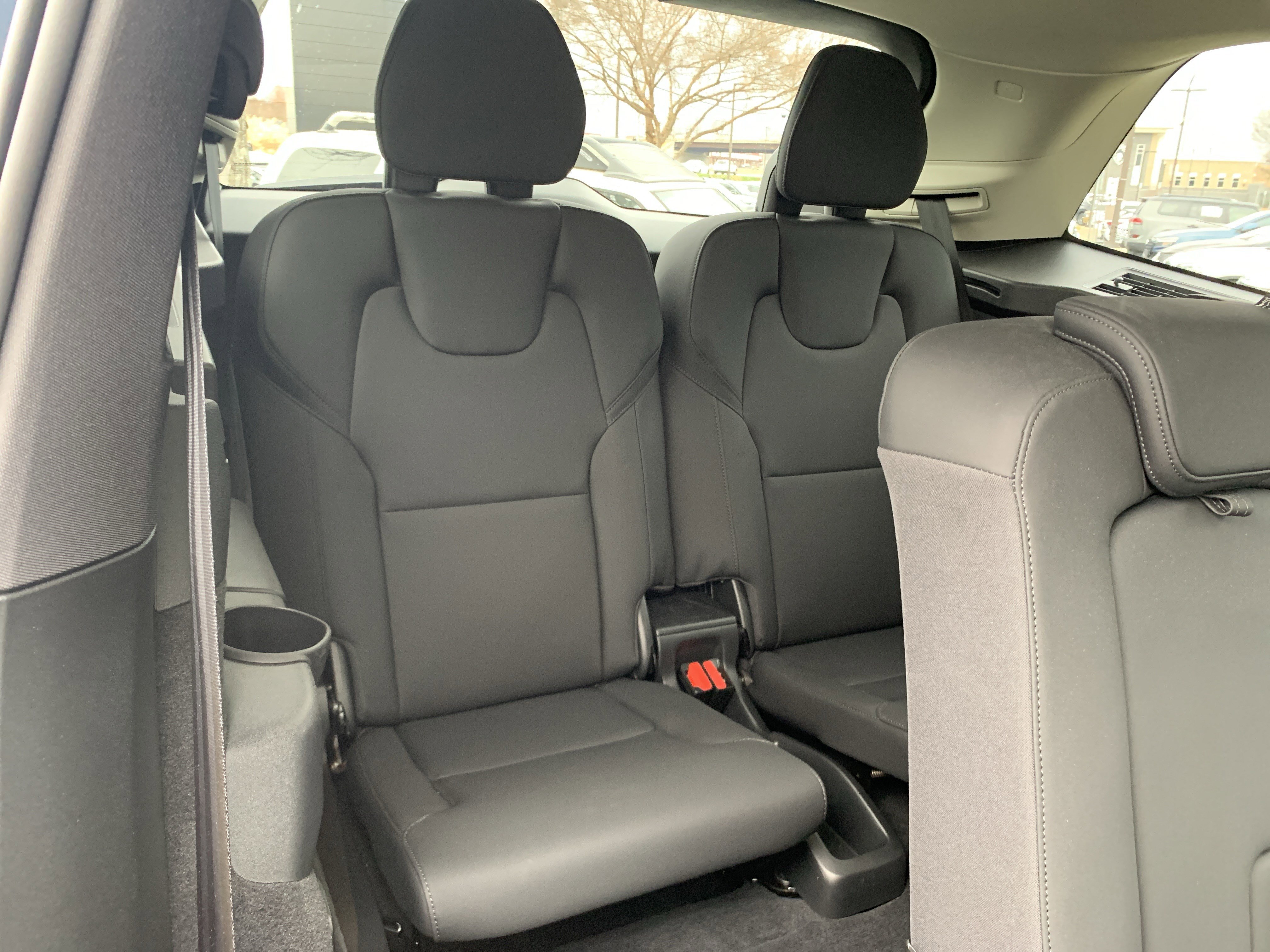 Used 2025 Volvo XC90 B6 Plus image 33