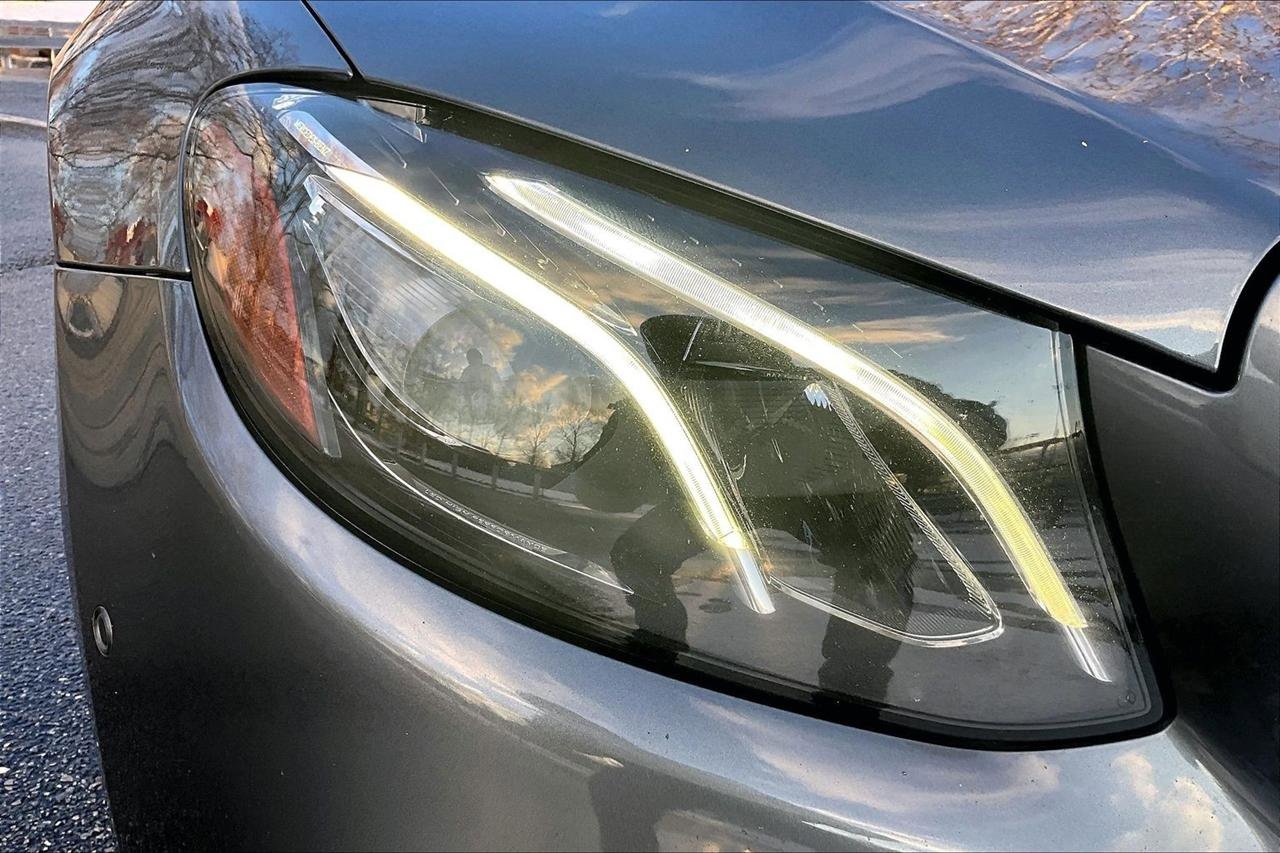 Used 2018 Mercedes-Benz E 300 4MATIC w/ Premium 1 Package image 32