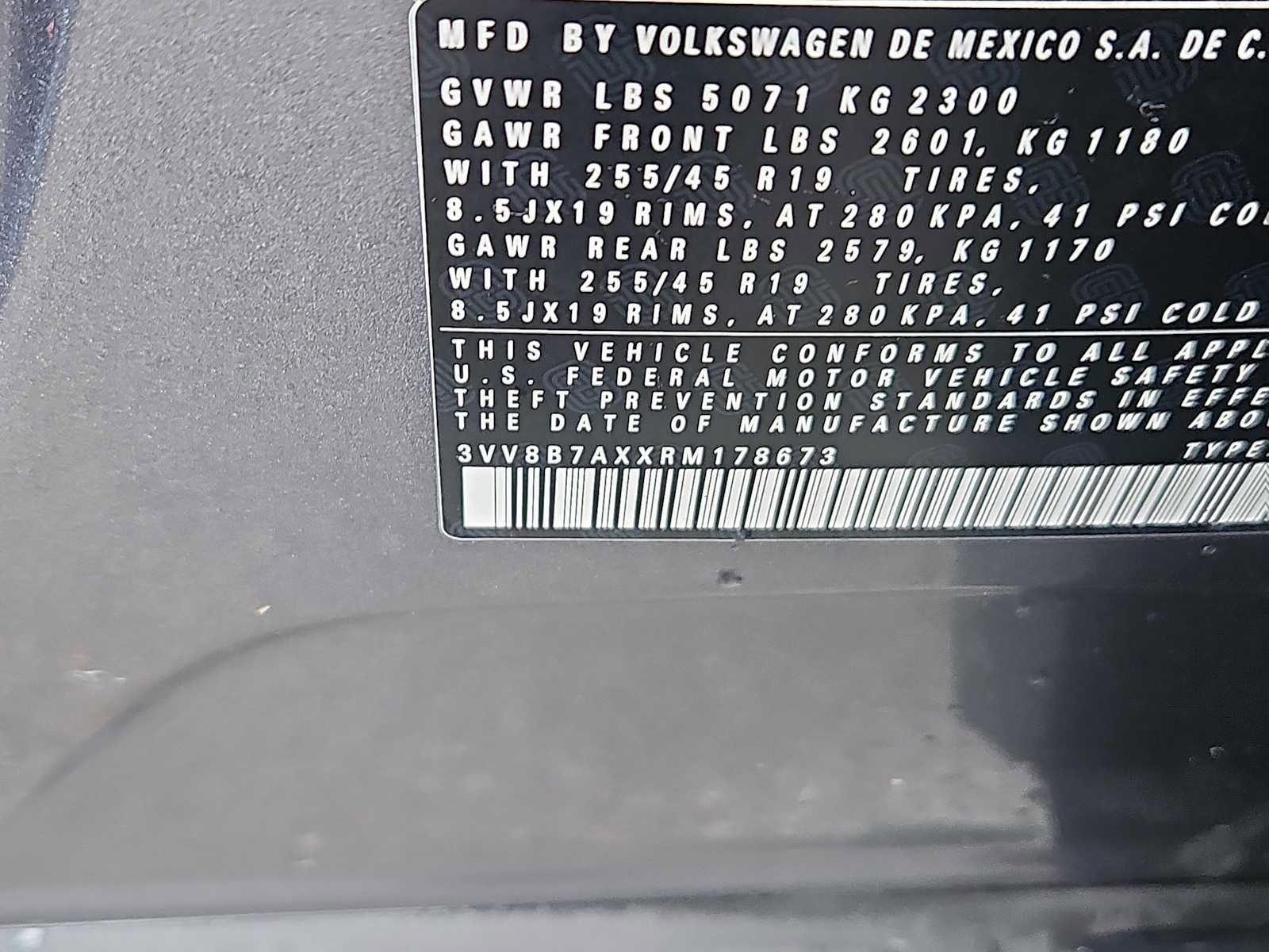 Used 2024 Volkswagen Tiguan SE R-Line image 15