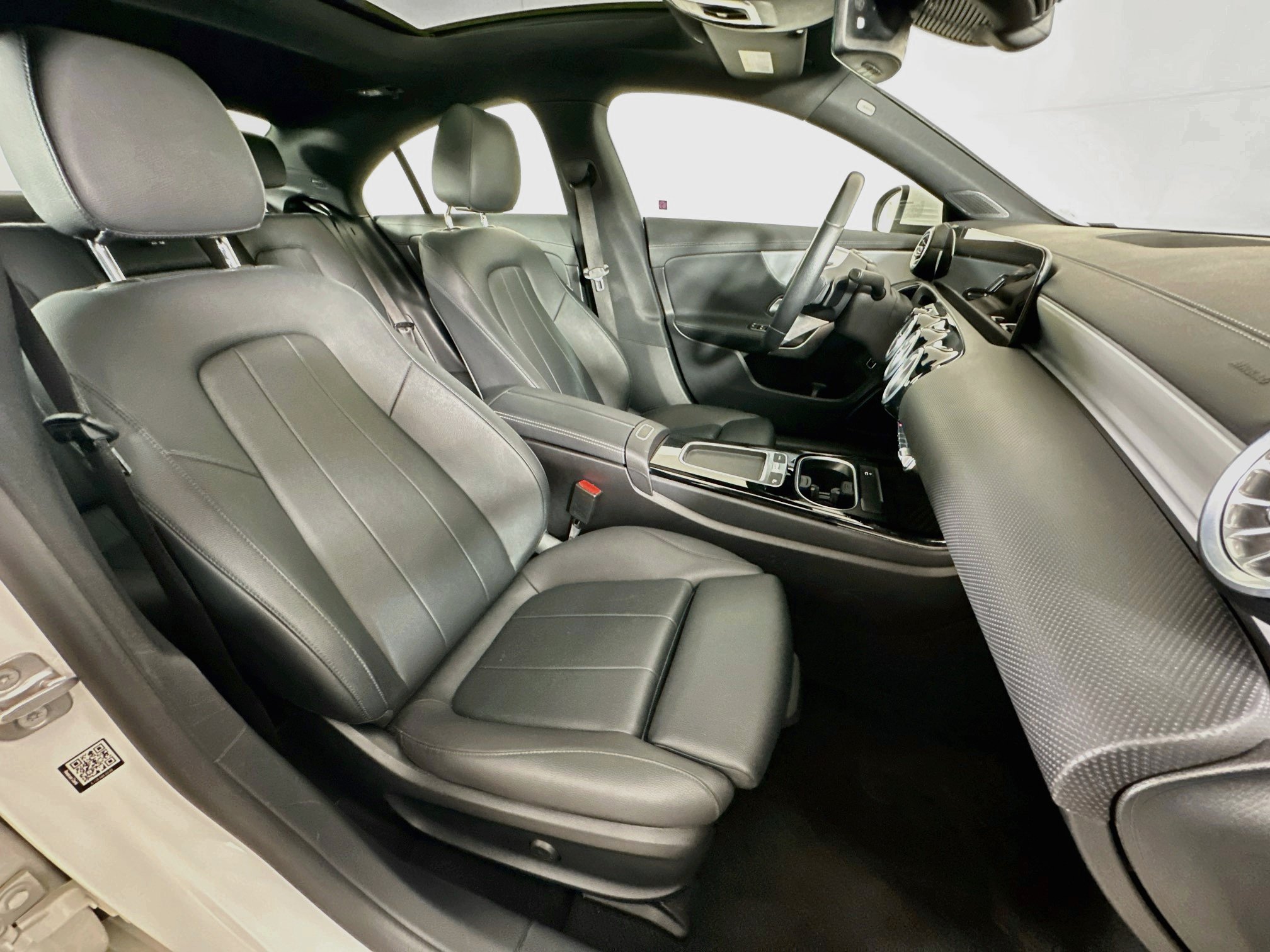 Used 2025 Mercedes-Benz CLA 250 image 31