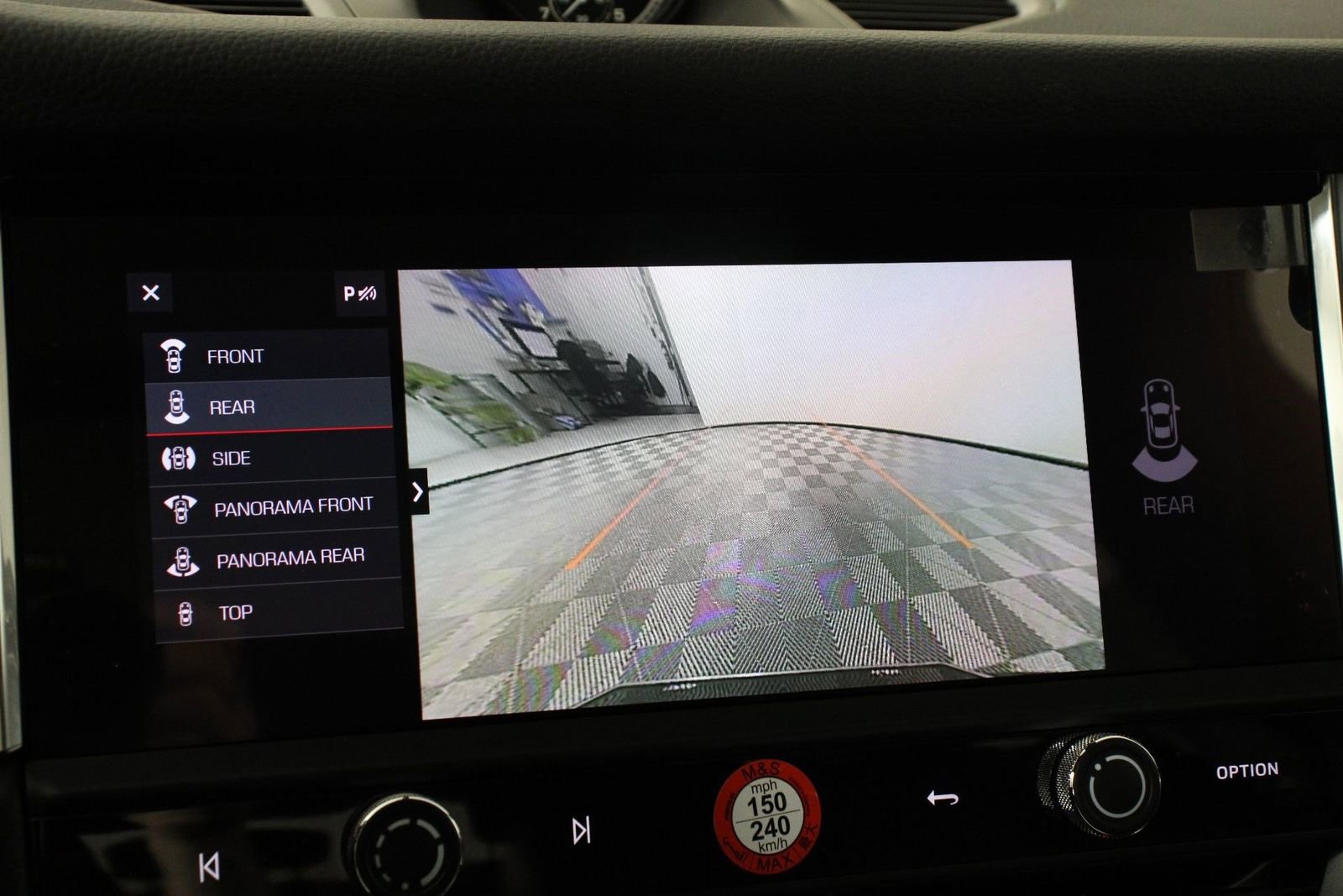 Certified 2025 Porsche Macan image 17