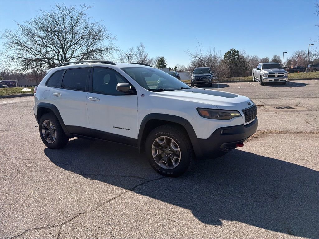 Used 2019 Jeep Cherokee Trailhawk w/ Cold Weather Group AWD/4WD image 4