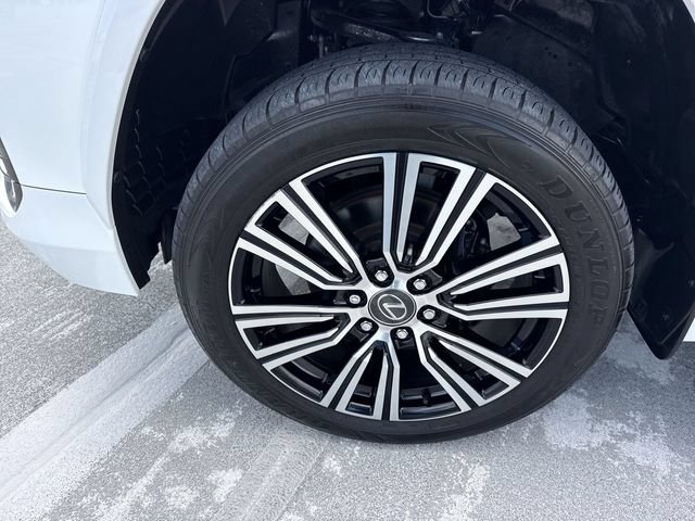 Used 2024 Lexus LX 600 4WD w/ Luxury Package image 10