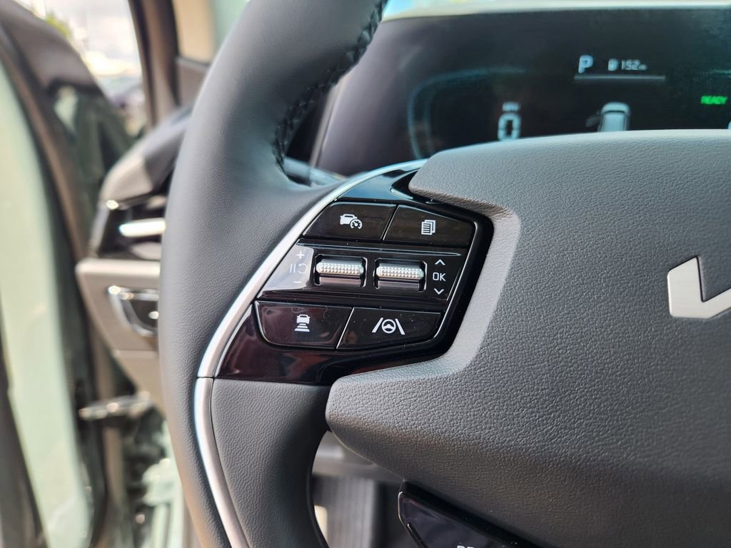 New 2025 Kia Niro EX image 17