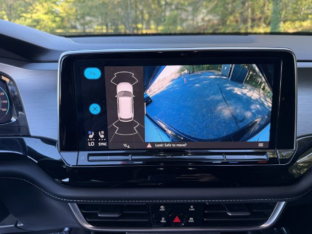 Used 2024 Volkswagen Atlas Cross Sport SE FWD image 21