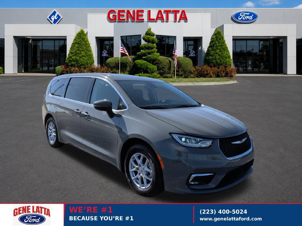 Used 2023 Chrysler Pacifica Touring-L