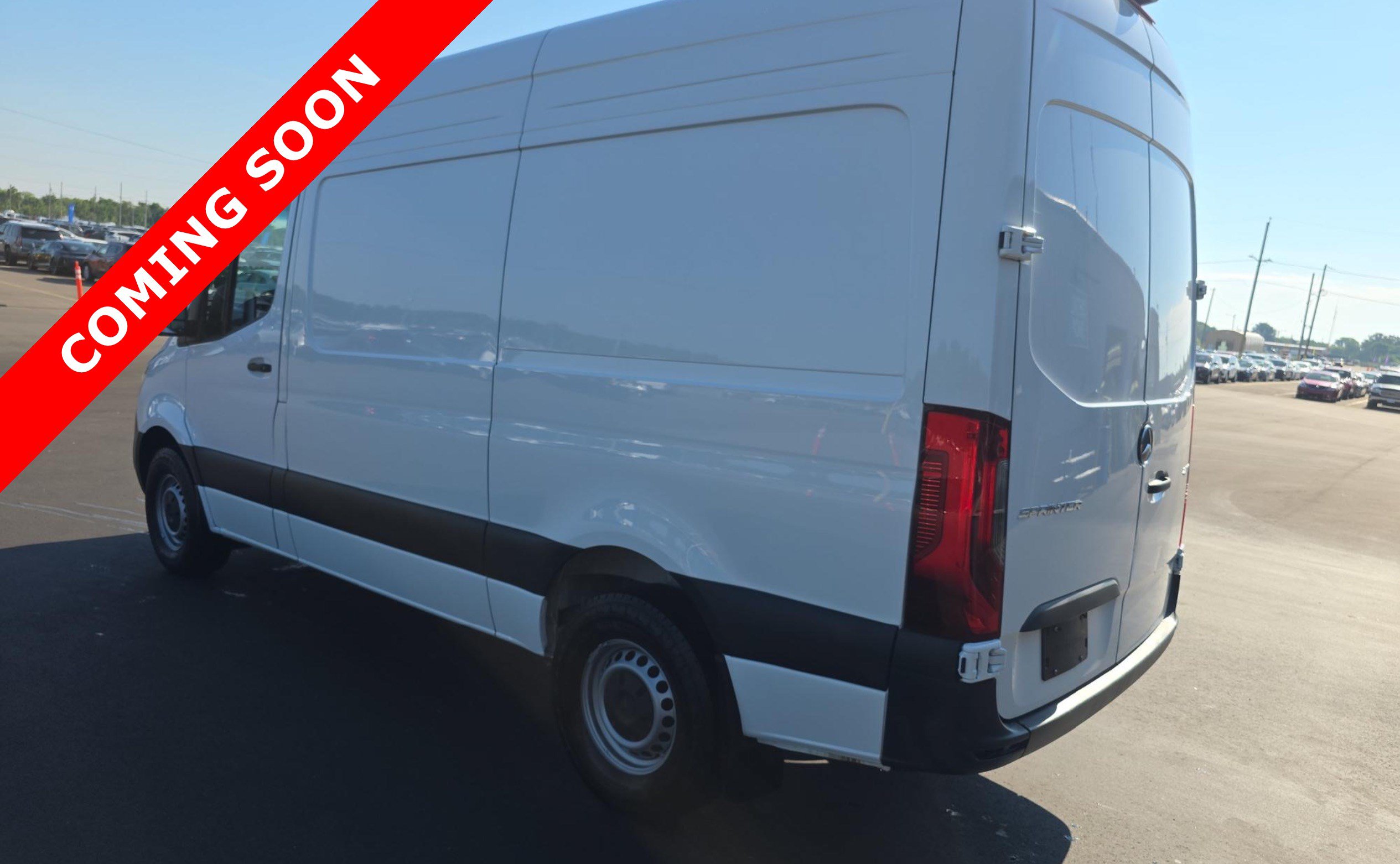 Used 2025 Mercedes-Benz Sprinter 2500 image 4