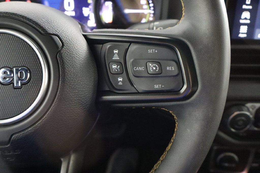 Used 2024 Jeep Wrangler Unlimited w/ Convenience Group AWD/4WD image 8
