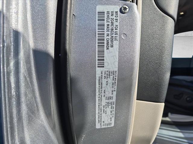 Used 2020 Chrysler Pacifica Touring-L FWD image 25