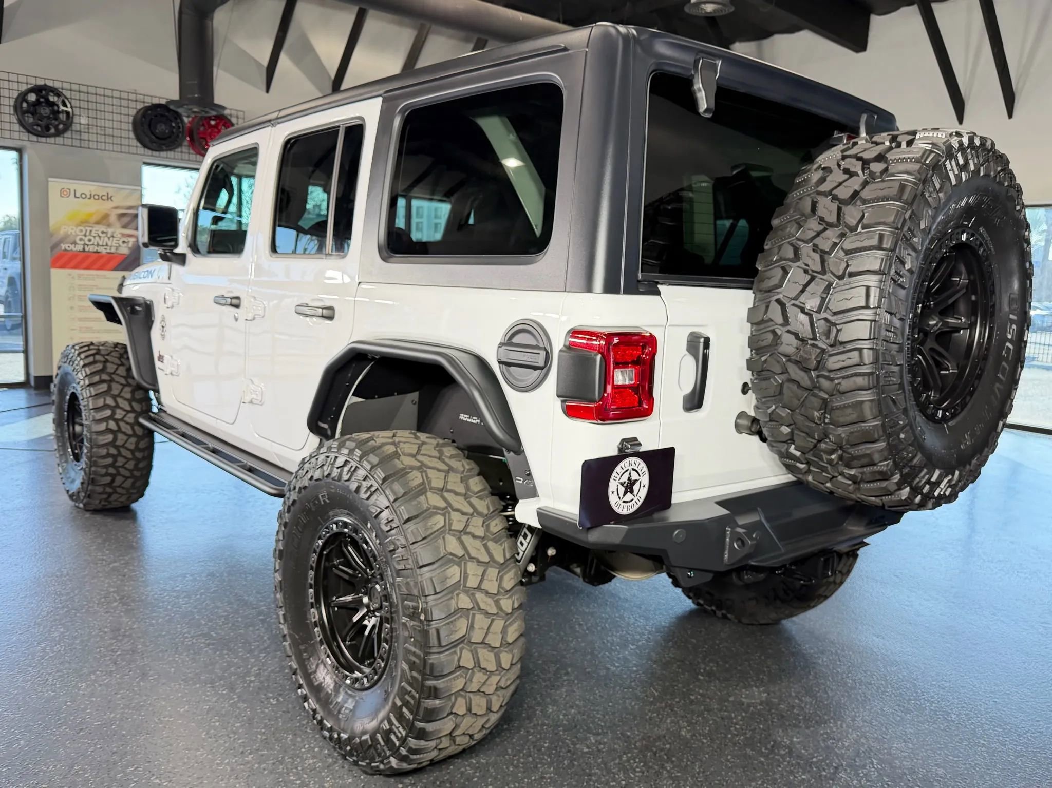 Used 2025 Jeep Wrangler Unlimited Rubicon AWD/4WD image 10