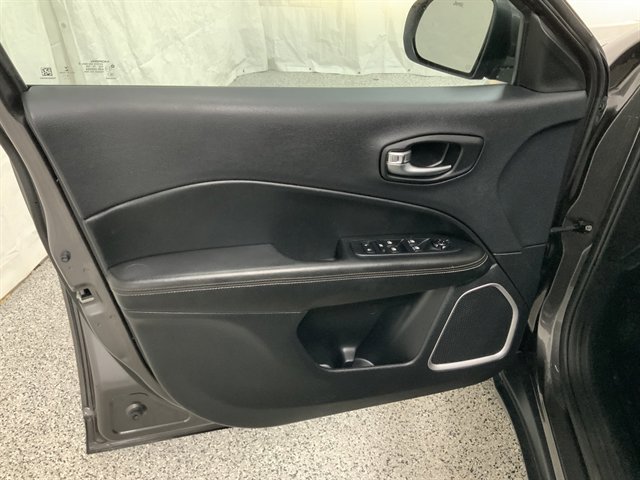 Used 2021 Jeep Compass Latitude image 16