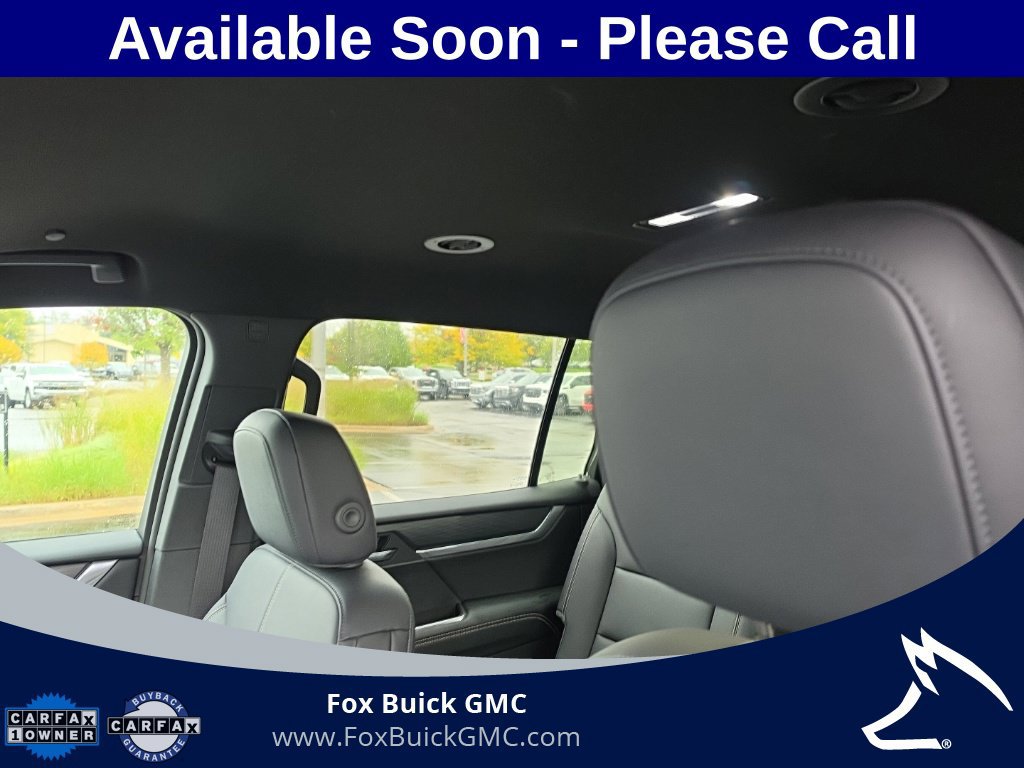Used 2025 GMC Acadia Elevation w/ Elevation Premium Package AWD/4WD image 8