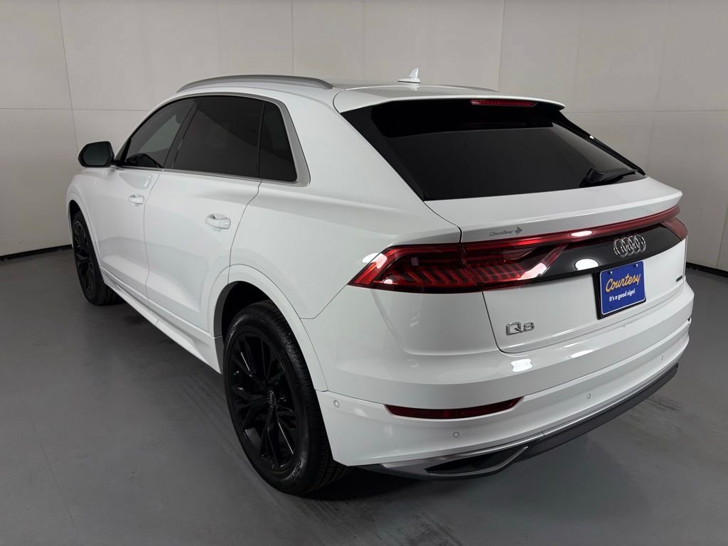 Used 2023 Audi Q8 Premium AWD/4WD image 7