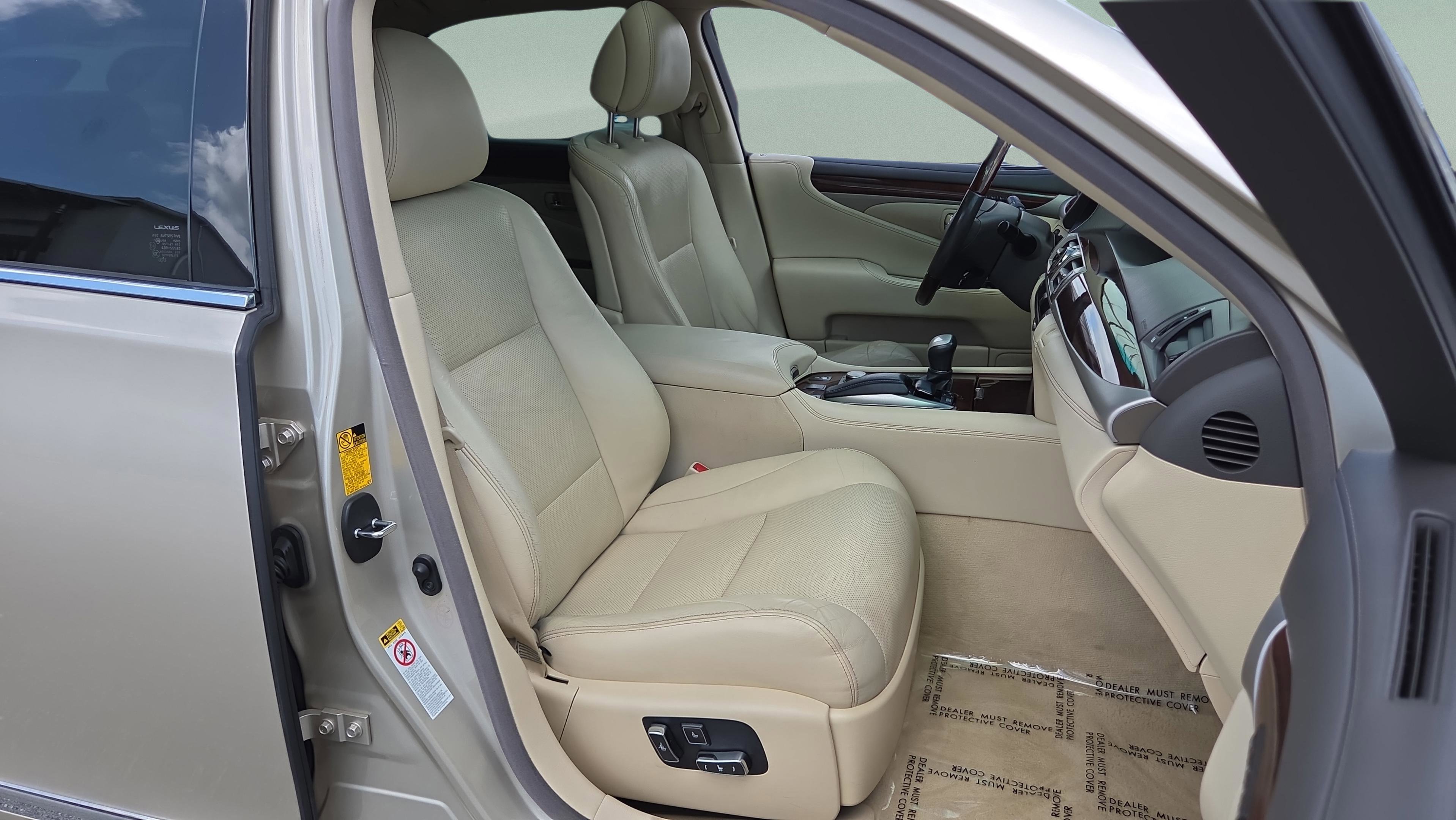 Used 2014 Lexus LS 460 AWD w/ Comfort Package image 19