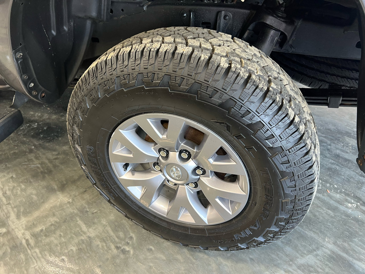 Used 2020 Toyota Tacoma SR image 6