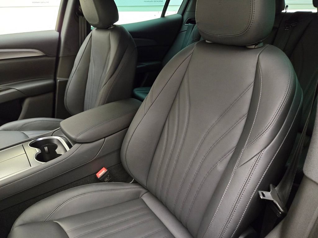 Used 2024 Maserati Grecale GT image 32