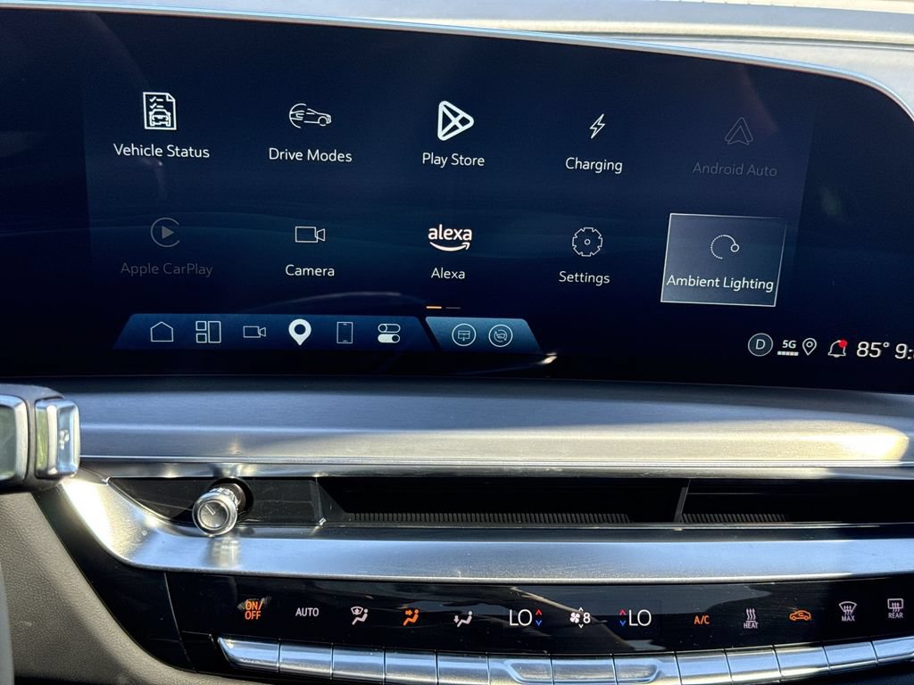 Used 2025 Cadillac Lyriq Luxury w/ LPO, Floor Liner Package AWD/4WD image 12