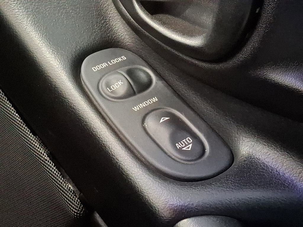 Used 1999 Chevrolet Corvette Convertible w/ Memory Pkg image 25