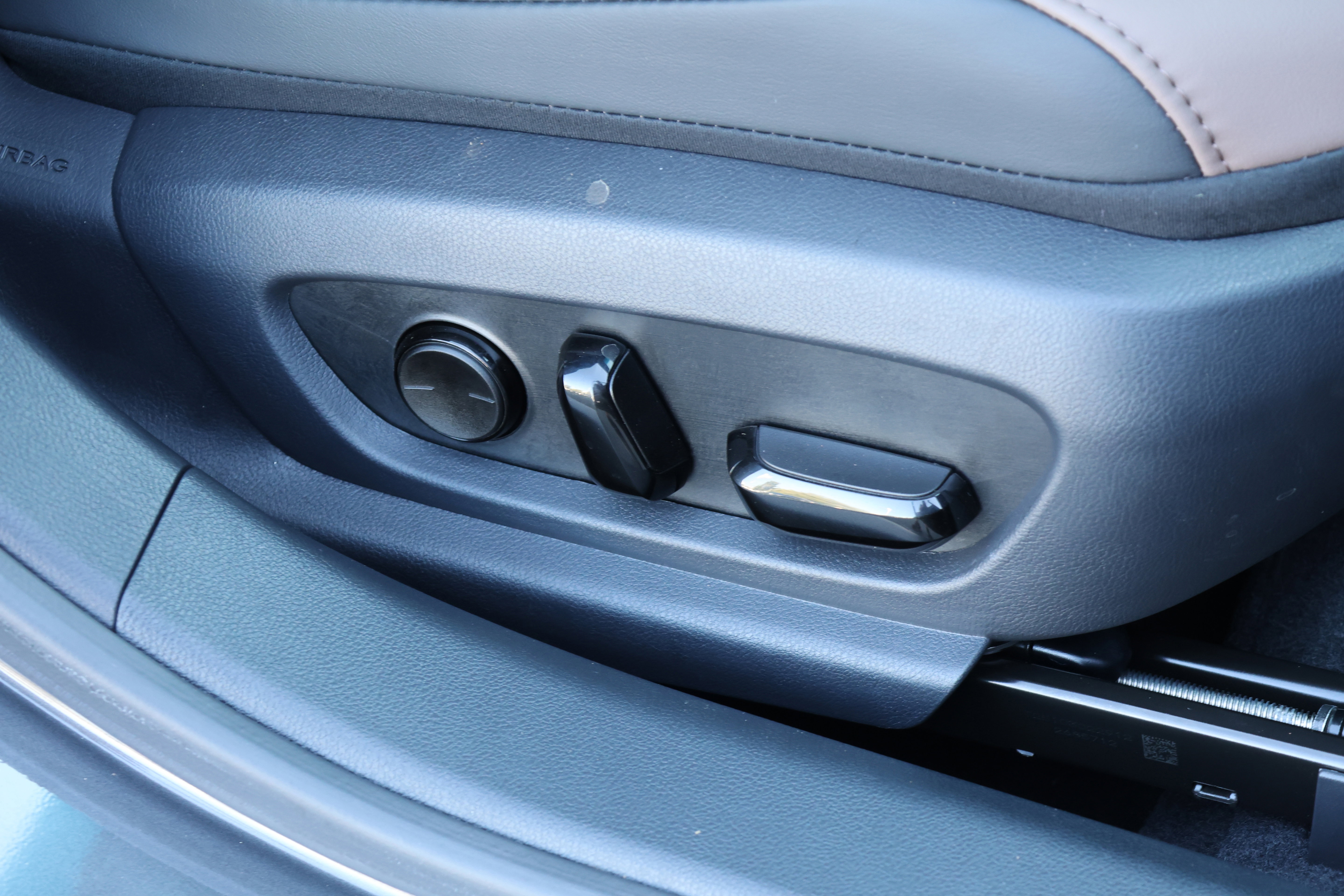 Used 2025 Lexus ES 350 w/ Premium Package image 34