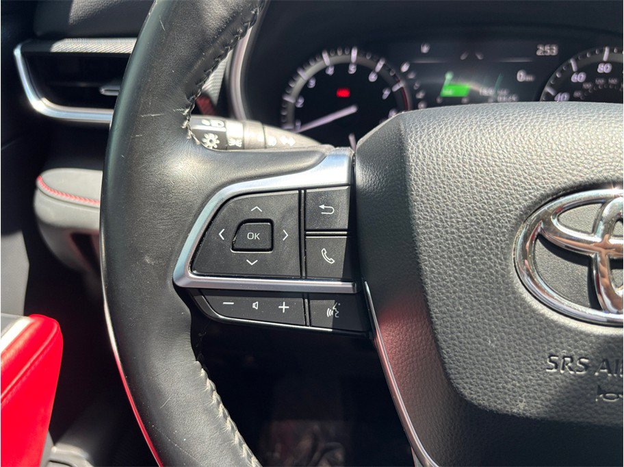 Used 2021 Toyota Highlander XSE FWD image 23