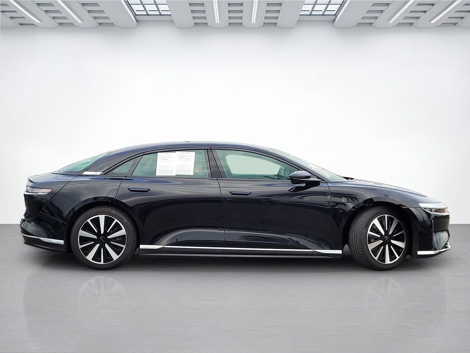 Used 2023 Lucid Air Pure image 3