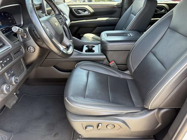 Used 2023 Chevrolet Suburban Premier RWD image 16