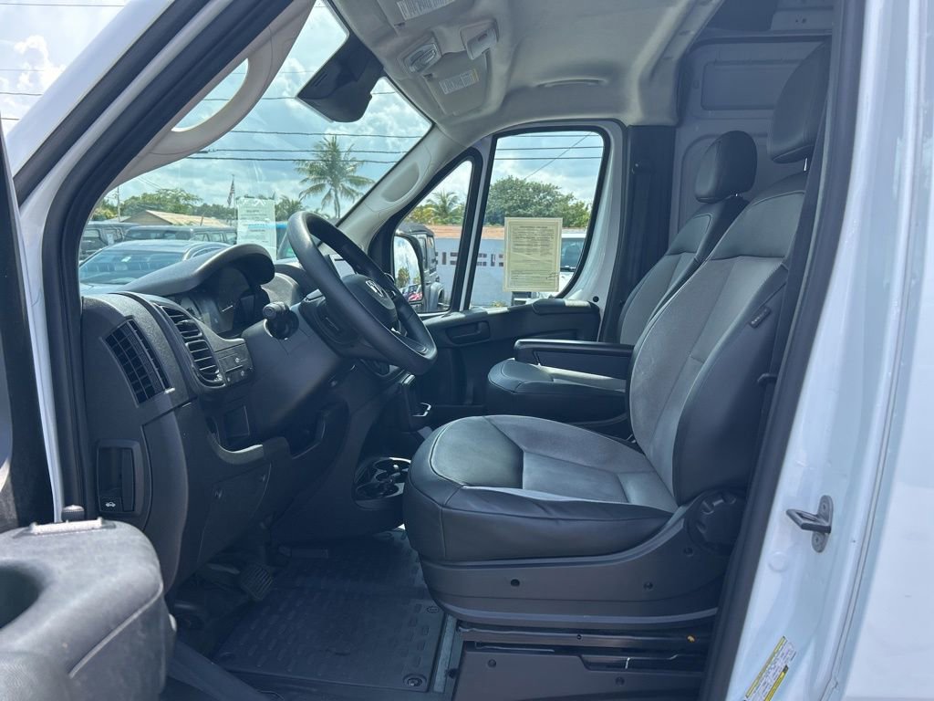 Used 2025 RAM ProMaster 2500 w/ Convenience Group FWD image 9