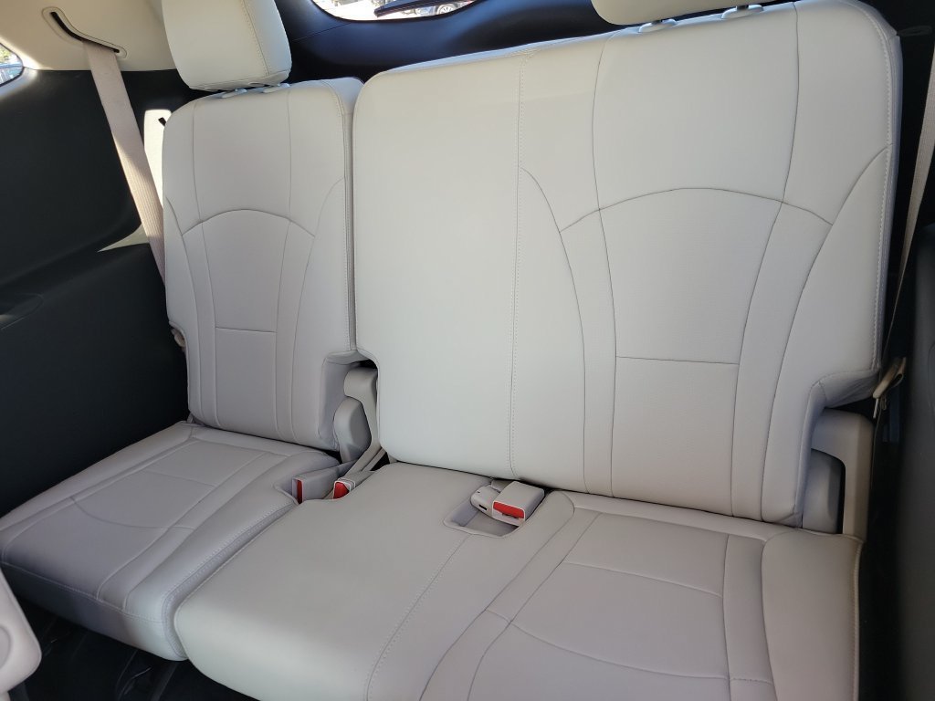 Used 2023 Buick Enclave Essence FWD image 11