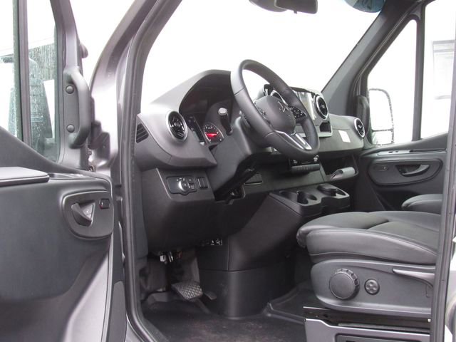 Used 2022 Mercedes-Benz Sprinter 144 Cargo image 8