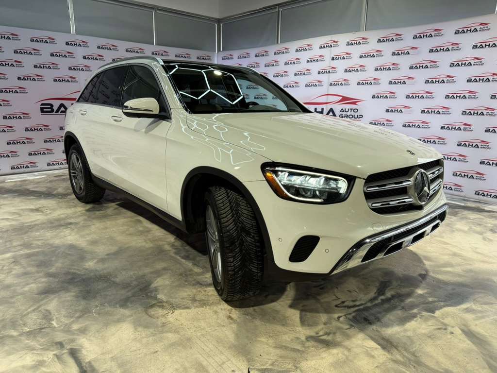 Used 2021 Mercedes-Benz GLC 300 4MATIC w/ Premium Package image 5