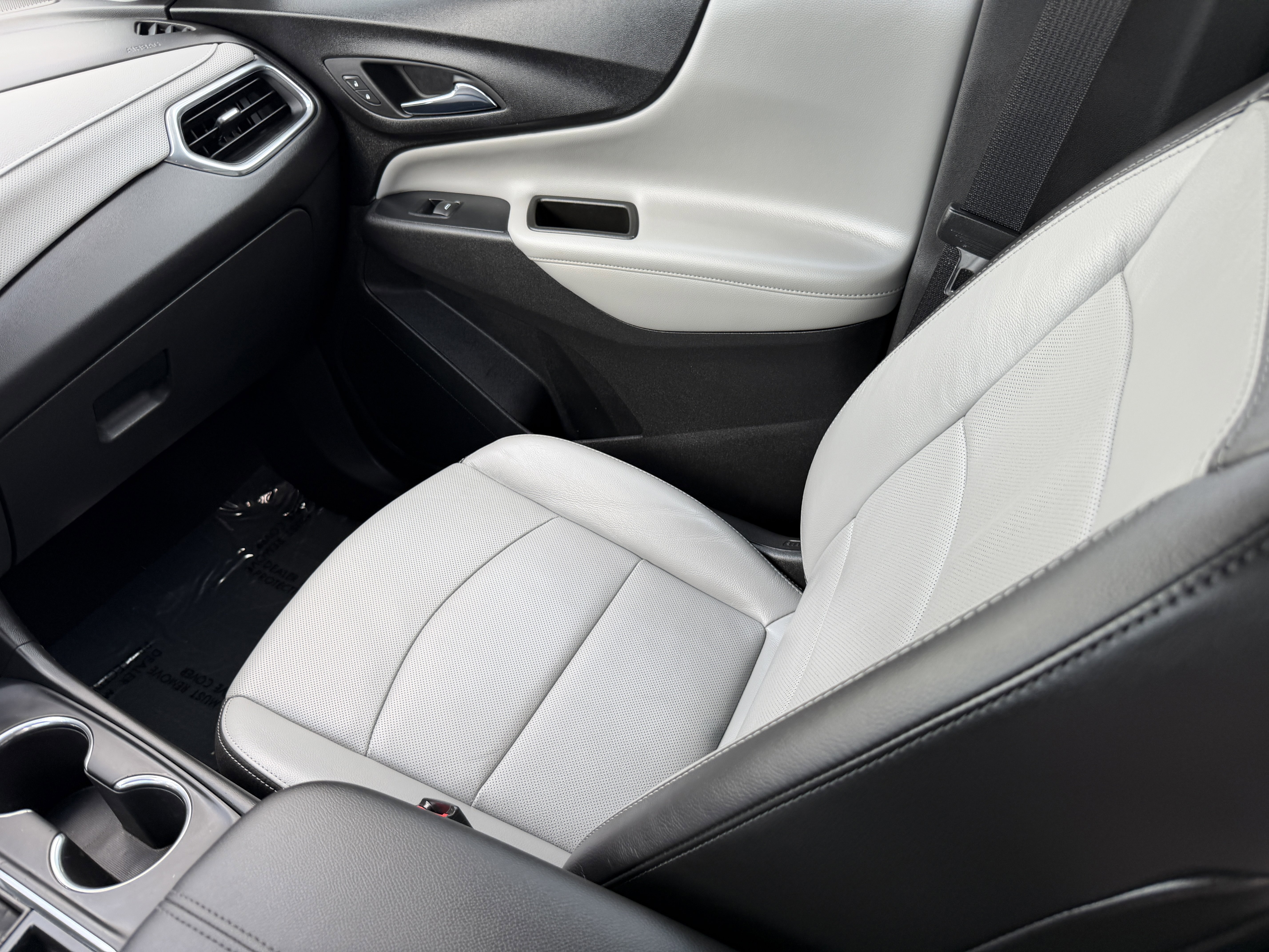 Used 2020 Chevrolet Equinox Premier image 16