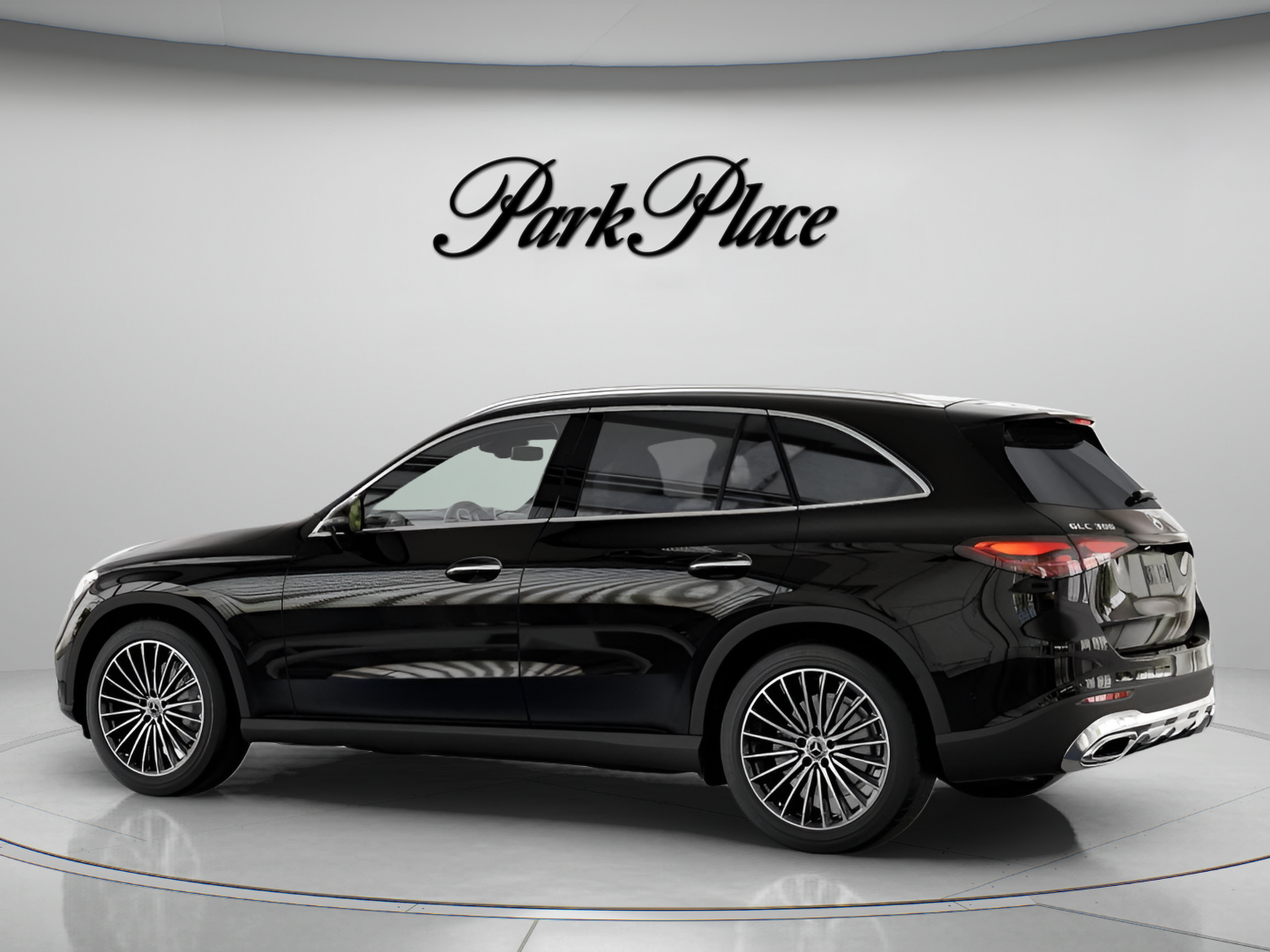 Used 2026 Mercedes-Benz GLC 300 4MATIC image 11