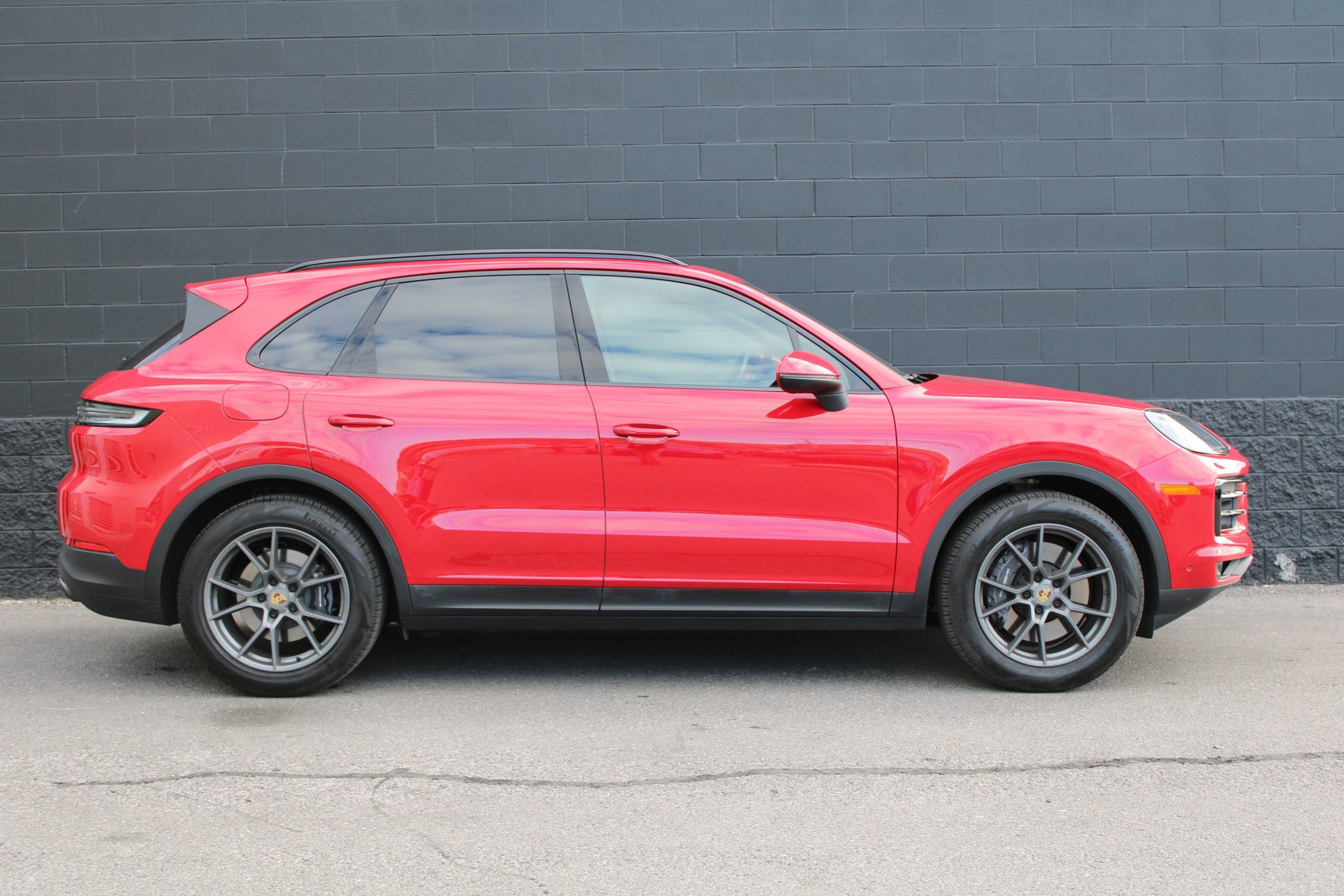 Certified 2024 Porsche Cayenne image 9