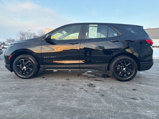 Used 2023 Chevrolet Equinox LS image 4