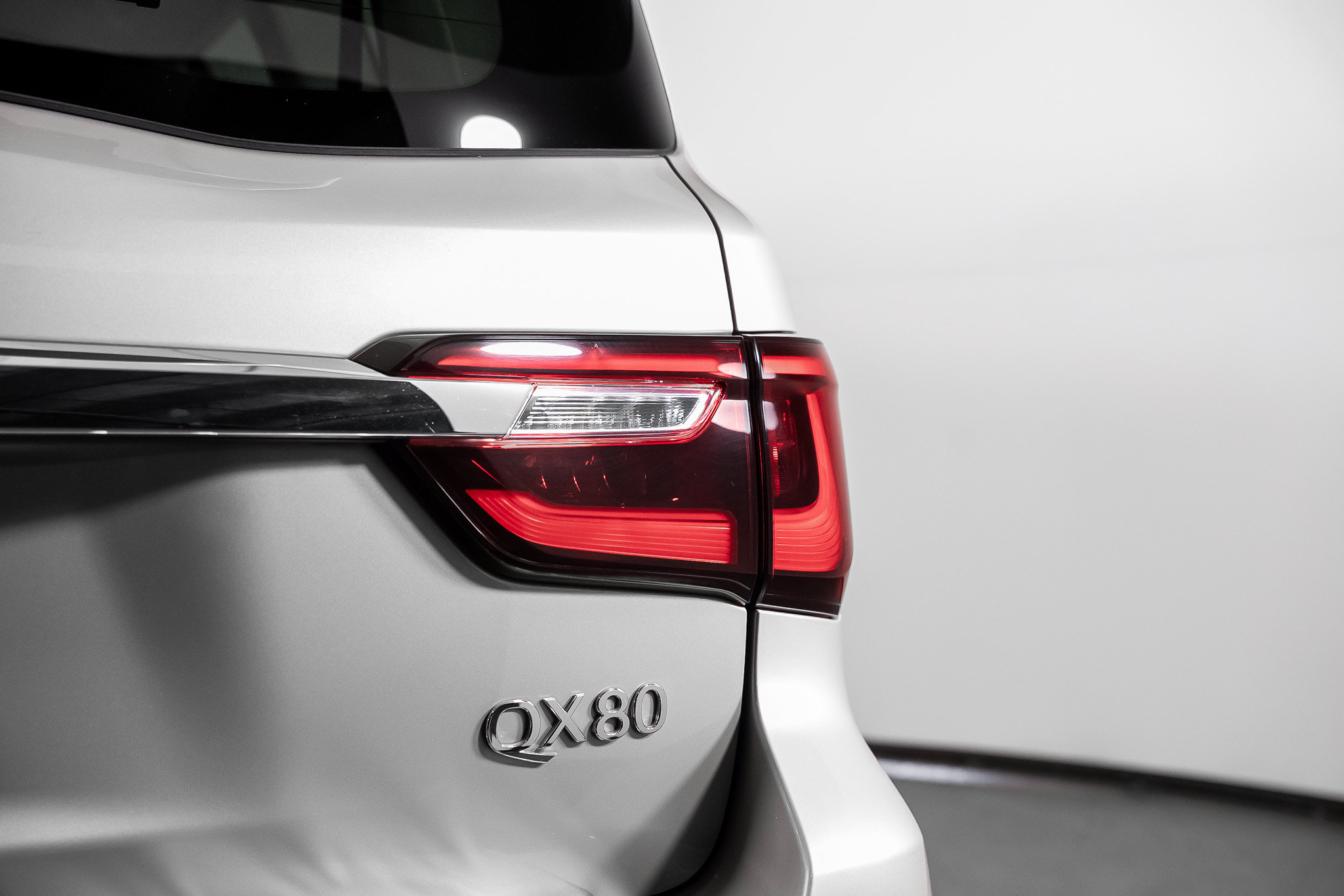Used 2019 INFINITI QX80 Luxe w/ Proassist Package RWD image 23