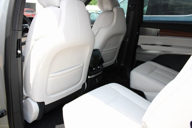 New 2026 Cadillac Vistiq Sport image 37