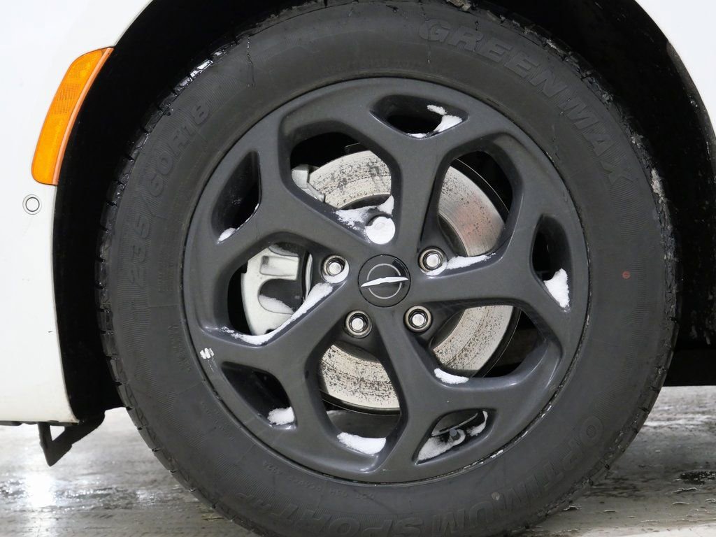 Used 2024 Chrysler Pacifica Select image 9