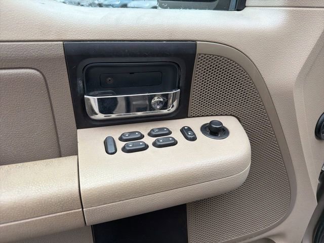 Used 2005 Ford F150 XLT image 27
