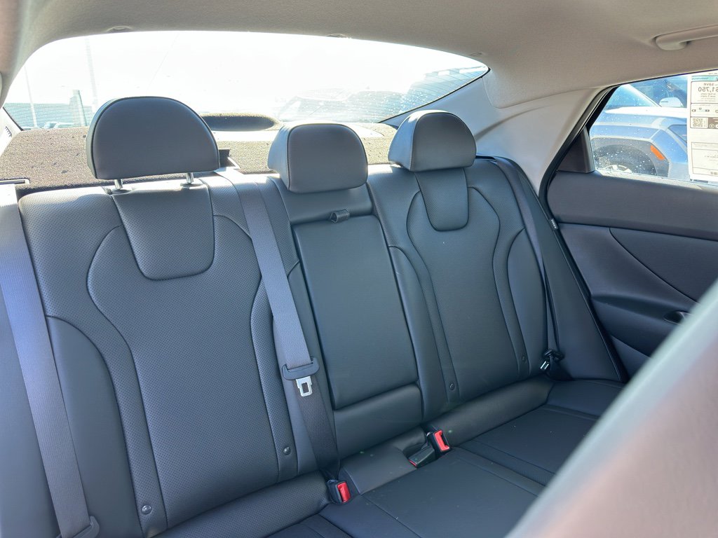 New 2025 Hyundai Elantra Limited image 35