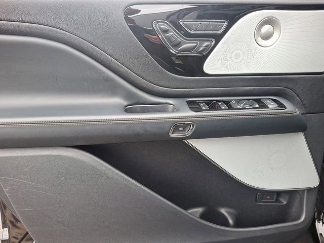 Certified 2025 Lincoln Aviator Reserve w/ Equipment Group 201A image 12