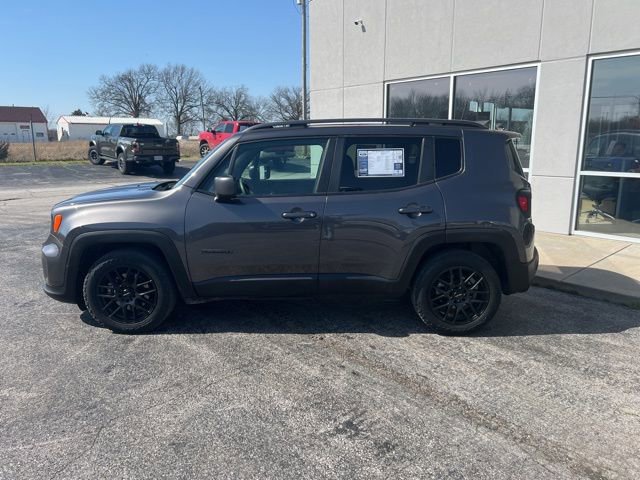 Used 2021 Jeep Renegade Latitude w/ Sun & Sound Group FWD image 8