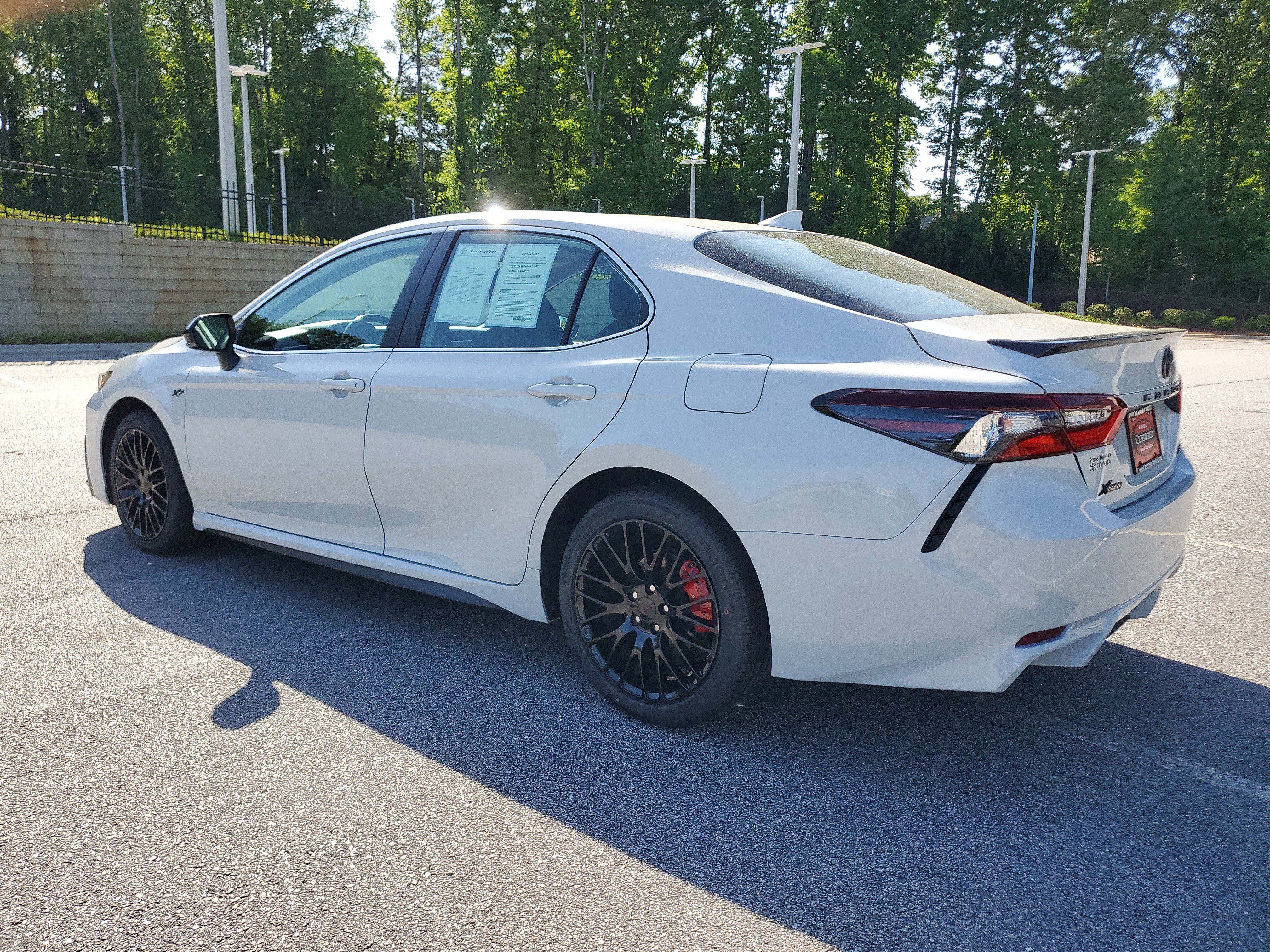 Used 2024 Toyota Camry SE image 4