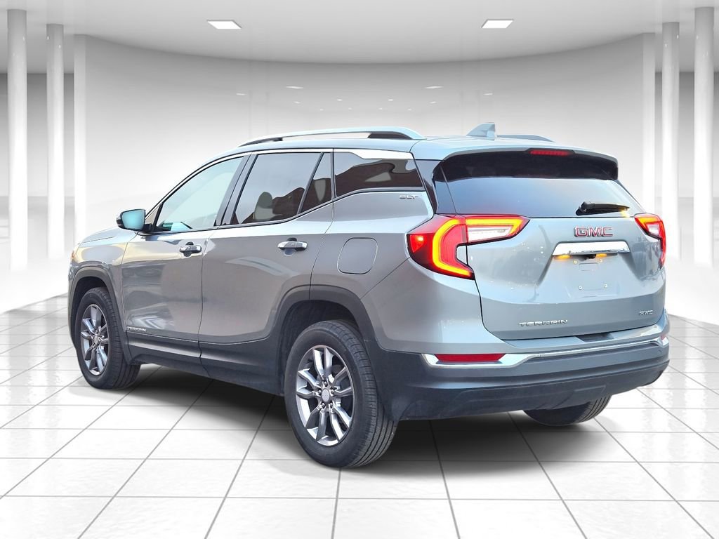 Used 2024 GMC Terrain SLT image 5